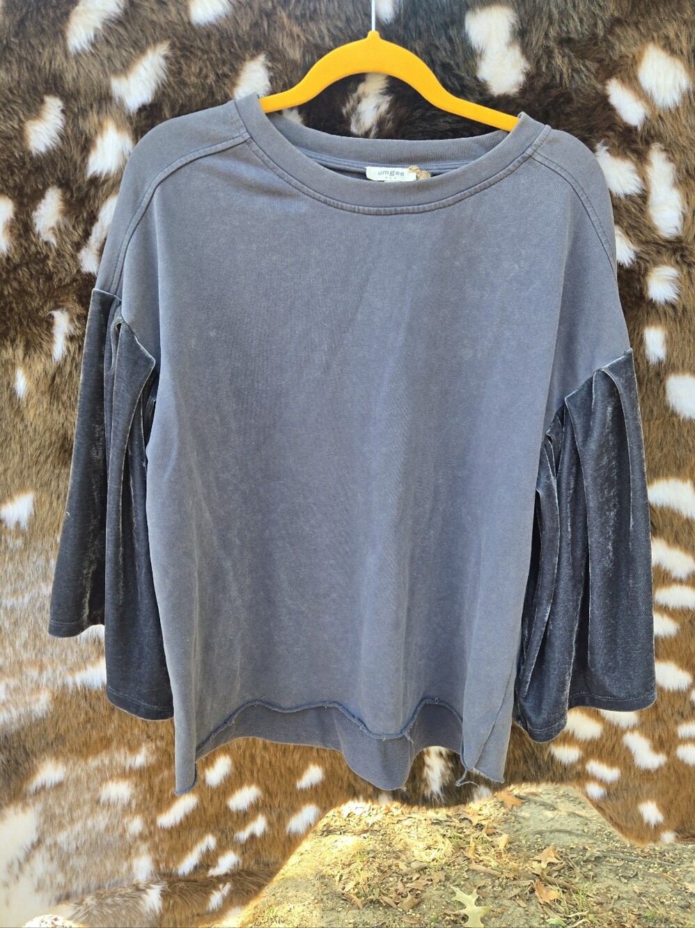 Umgee USA Mineral Wash Sweatshirt Velvet Pleated Balloon Sleeves Charcoal Small